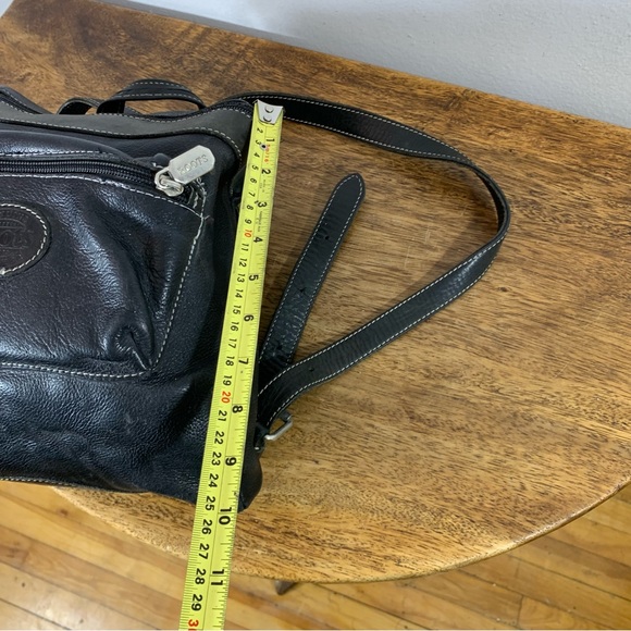 Vintage made in Canada Roots small leather backpack - Picture 8 of 10